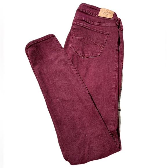 💙 Abercrombie & Fitch Burgandy Skinny Jeans Stretchy Denim Size 2R - Picture 1 of 5